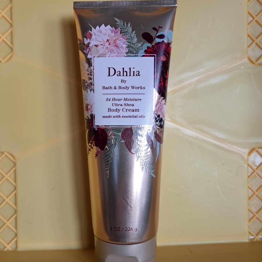 Bath & Body Works Dahlia Body Cream - Silver and Burgundy